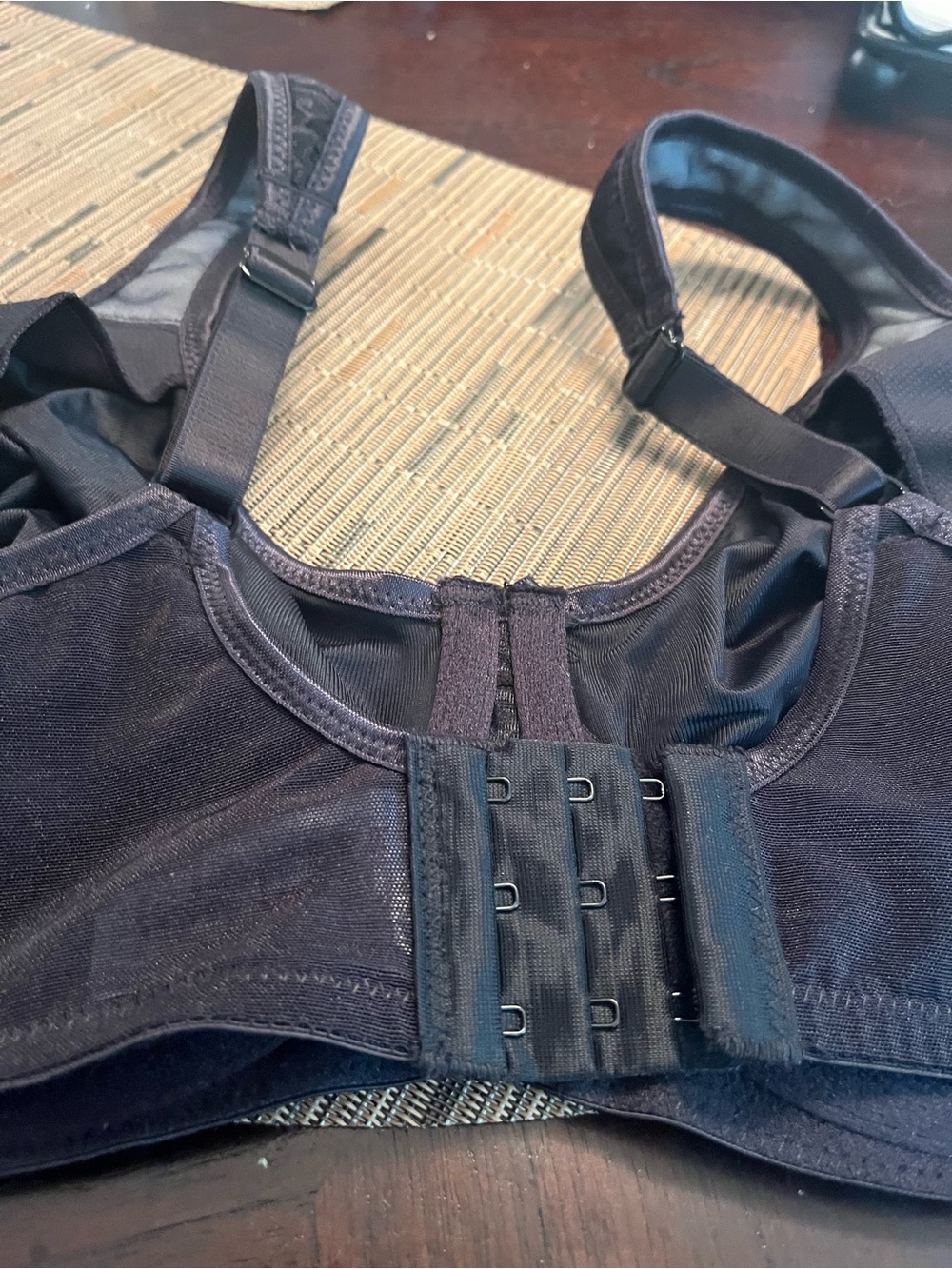 Breezies Black Floral Underwire Bra -40c preloved - Picture 4 of 5
